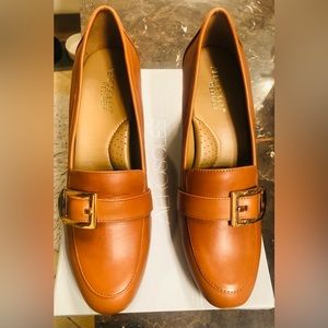 Brand New dark tan leather Aerosoles heel rest pumps, size 9.5